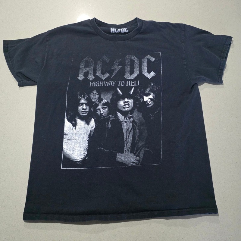 ACDC Highway to Hell Graphic TShirt Mens Large Black Rock Band Tee 2022 RN117508