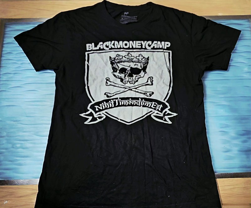 Black Money Camp, Skull & Crossbones, Graphic T-Shirt – Black – Size Large