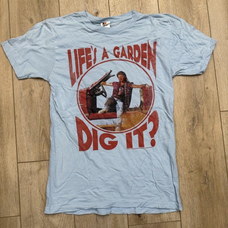 Joe Dirt Graphic T-Shirt Sz M 2011 Columbia Pictures 100% Cotton Life’s A Garden
