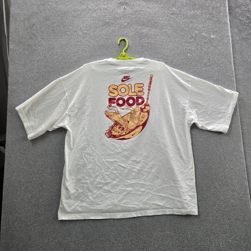 Nike Men Shirt XL White Graphic Sole Food The Nike Tee Logo Oversized Fit