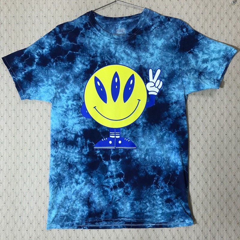 ALAB Blue Tie-Dye Alien Happy Face We Come in Peace (Not) SHIRT Sz M Smily 3-Eye gallery