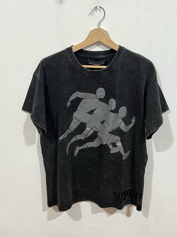 Who Decides War Hurdle Short Sleeve Tee Size S 100% AUTHENTIC NEW