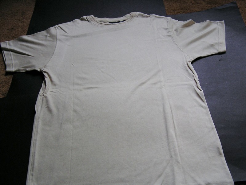 Stafford T with very nice neck and silky material – size medium