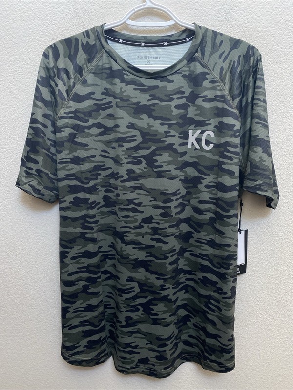 Kenneth Cole Active T Shirt Large Green Camo Crew Neck Tech SS Tee NWT $49