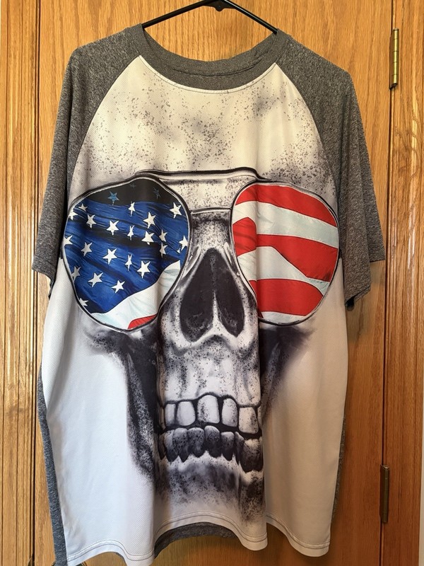 FADED GLORY XXL (50-52) Polyester T Shirt USA flag SKULL