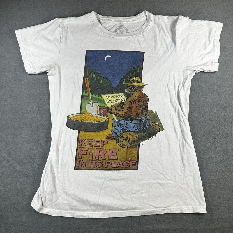 Smokey The Bear Official Licensee T-shirt Keep Fire In It’s Place SIZE SMALL