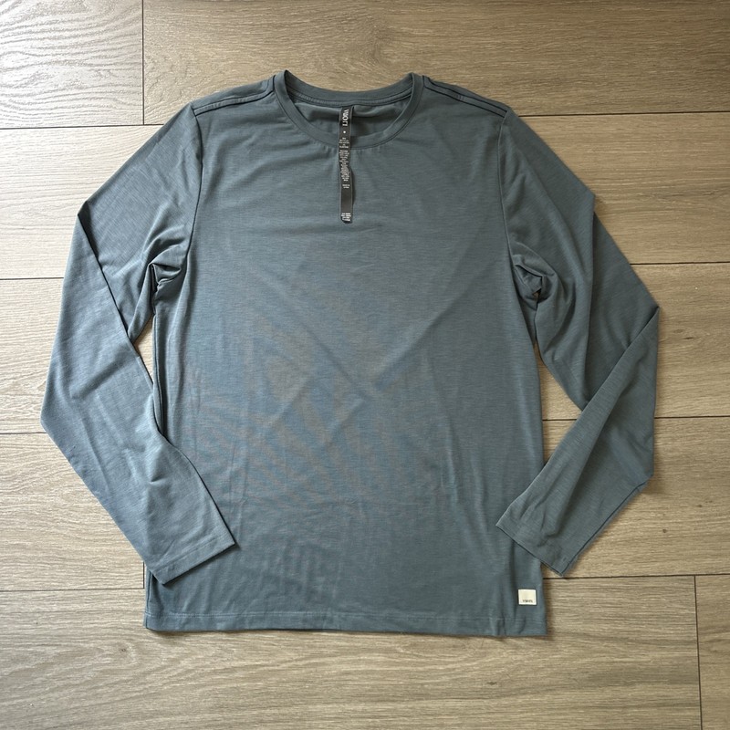 Vuori Shirt Mens Size M Green Gray Current Tech Performance Training Runner