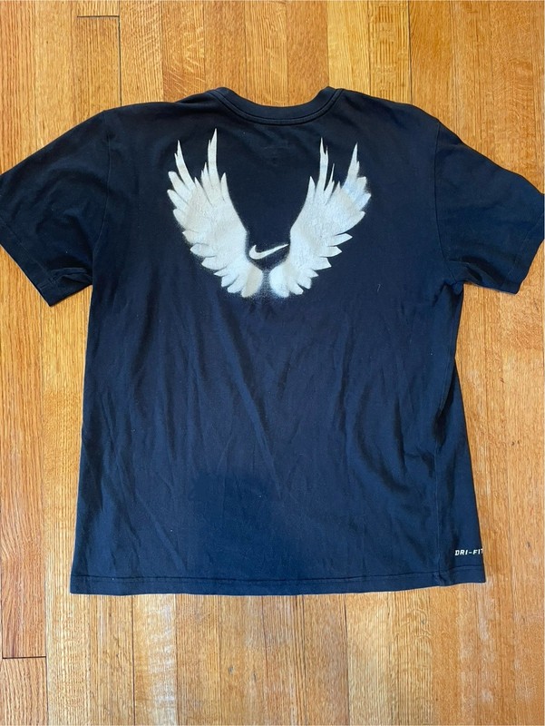 Vintage Nike ”We Run NYC” Size L Men's Black T-Shirt gallery