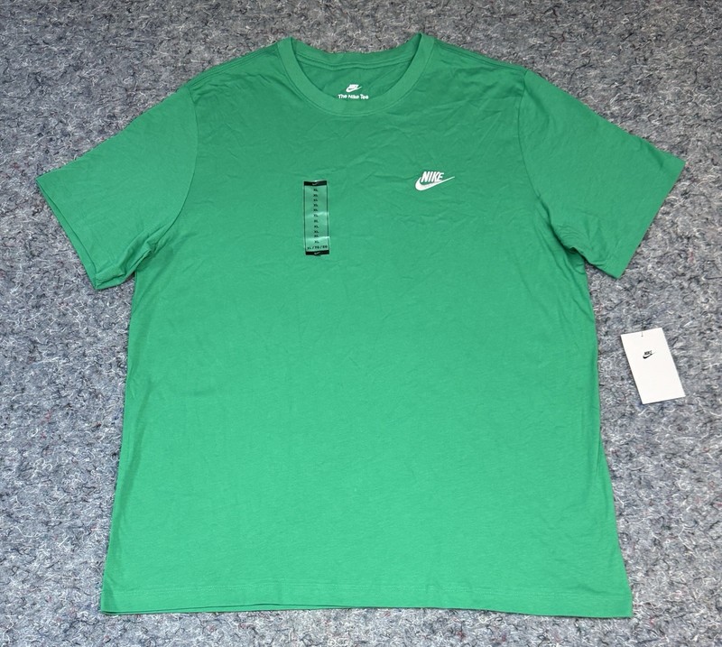 Nike Sportswear Club T-Shirt Men’s XL Green Standard Fit St Patrick’s Day Tee