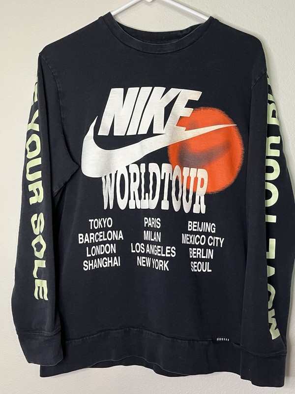 Nike Shirt Medium Black World Tour Glow In The Dark Pullover Long Sleeve
