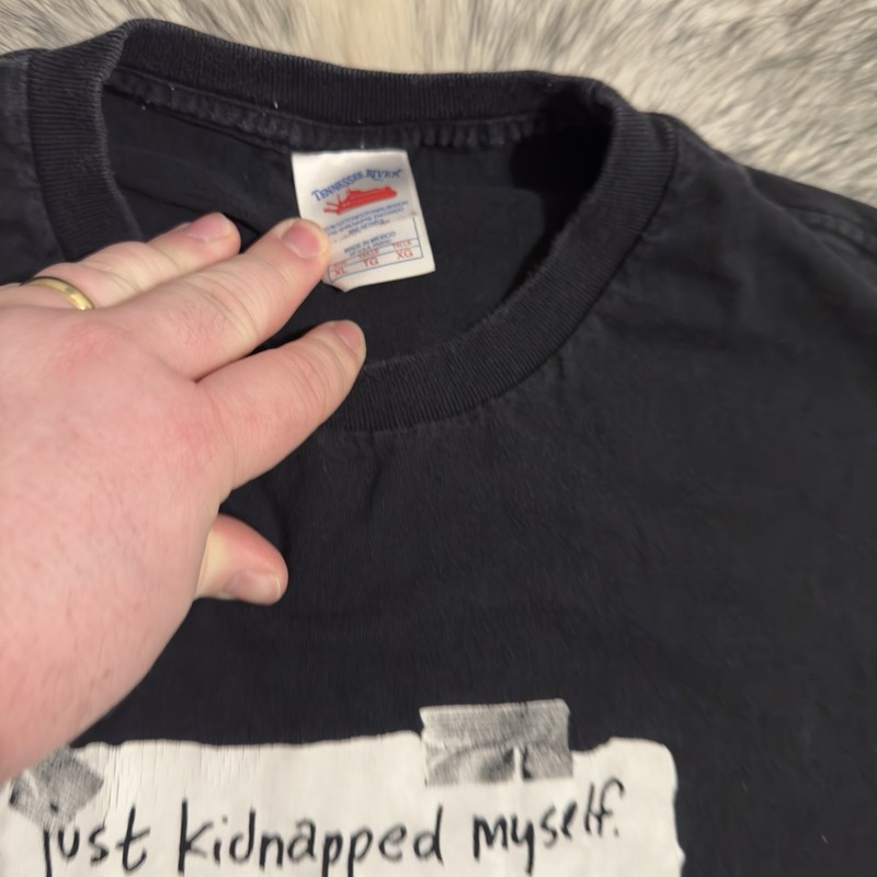 😅 Vintage-Style Funny Novelty Tee — “I Have Just Kidnapped Myself…” Black Sz XL gallery