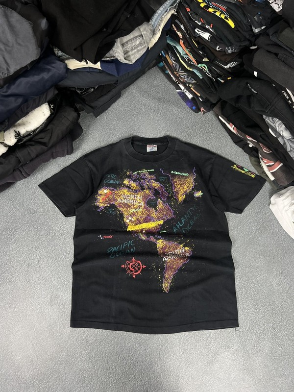 Vintage Wild Oats One World Printed T Shirt World Map Faded Single Stitched 90’s