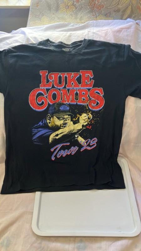 Luke Combs T-Shirt: Tour ’23 Smashing Beer Australia OFFICIAL