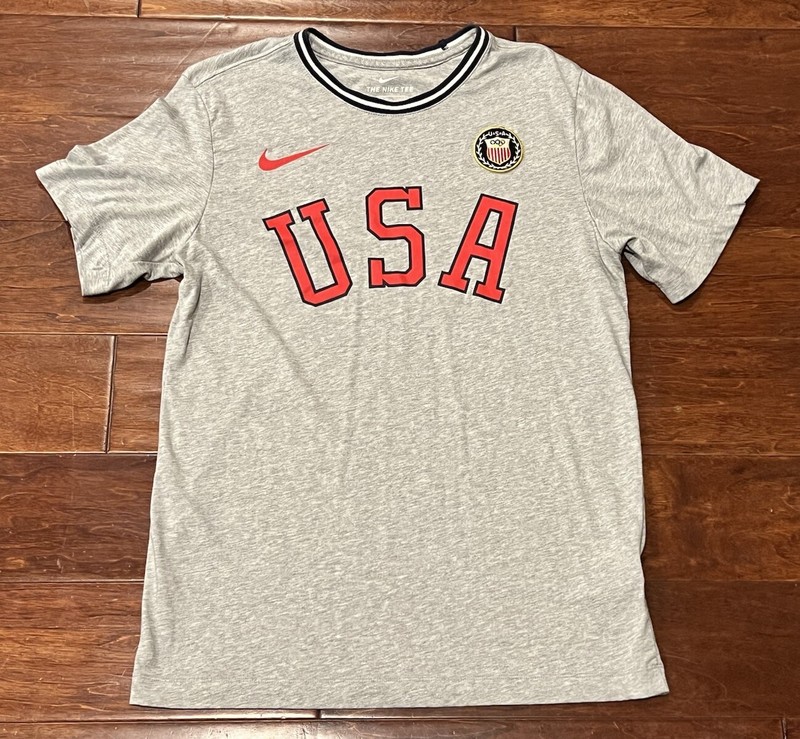 Nike USA Olympic Team Gray Red Mens Women’s Small Heritage Crest Logo T Shirt