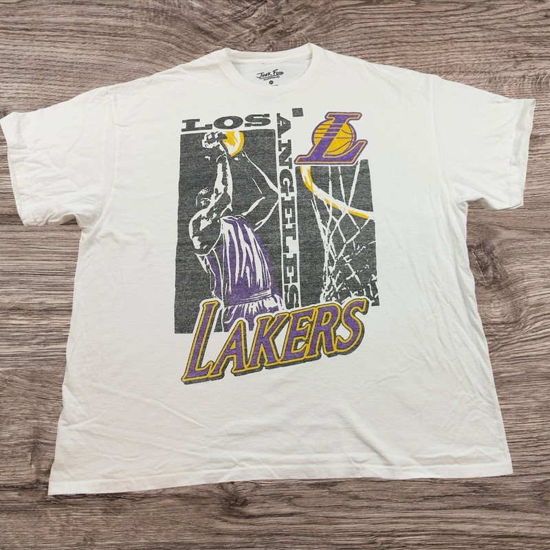 Los Angeles Lakers / Junk Food Clothing Graphic T-Shirt Adult Size X-Large