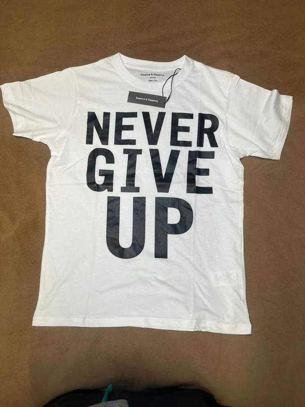Never Give Up White T-Shirt Size L Motivational Graphic Unisex Cotton Tee