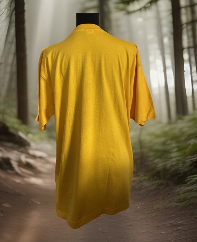 Kenya “Hakuna Matata” No Worries Men’s L Woman’s XL Gold Shirt NWOT Chest 22” gallery