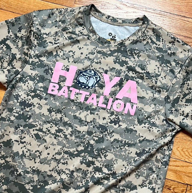 Georgetown University Army ROTC T Shirt Size M “Hoya” Breast Cancer Awareness