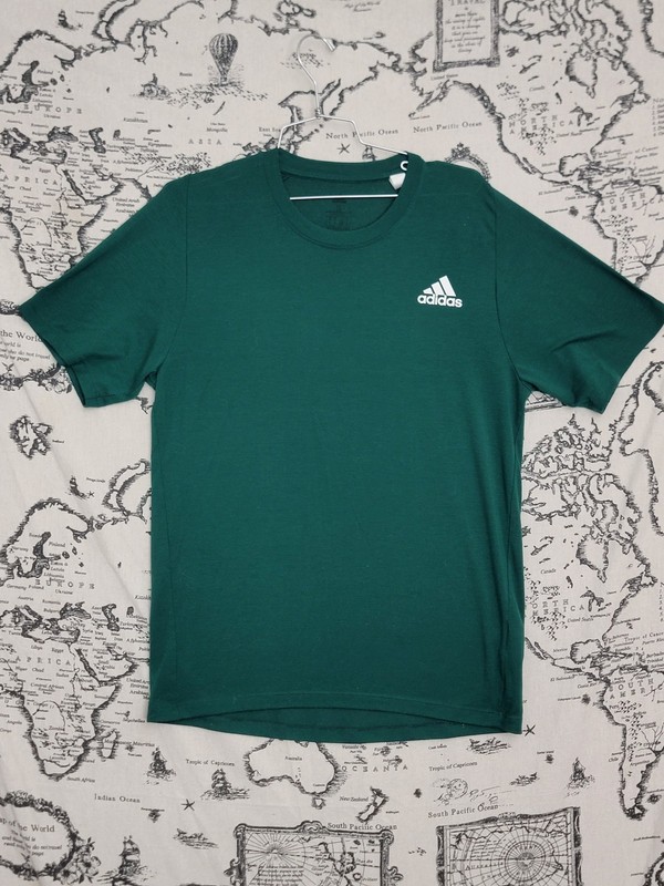 Adidas AEROREADY Men’s T-Shirt Green Size S Short Sleeve Performance Fit