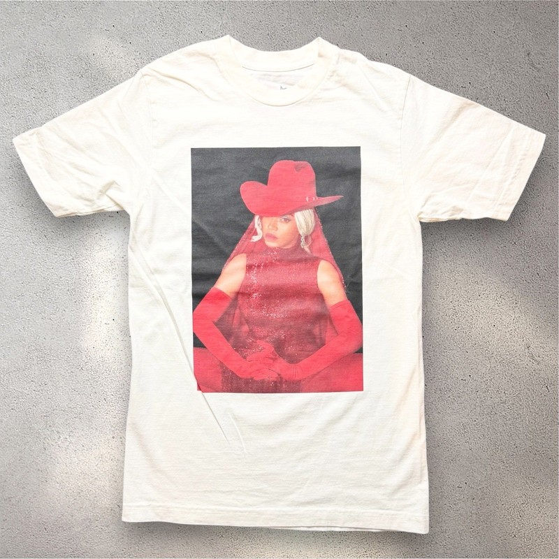 Beyonce CCT2025 Los Angeles Graphic T-Shirt Cream Red Cowboy Hat Mens Small