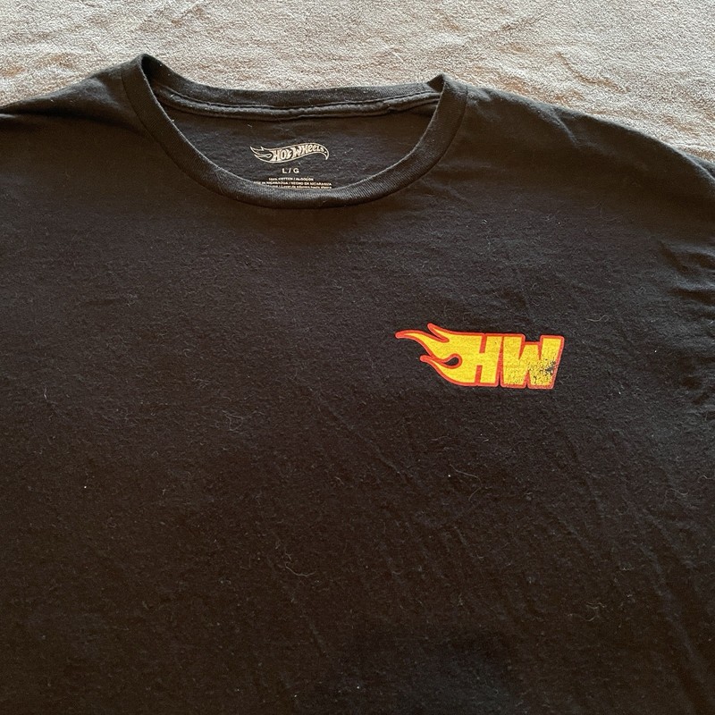 Hot Wheels T-Shirt Men’s L Diecast Hot Rods Muscle Cars Art Racing Motorsports gallery