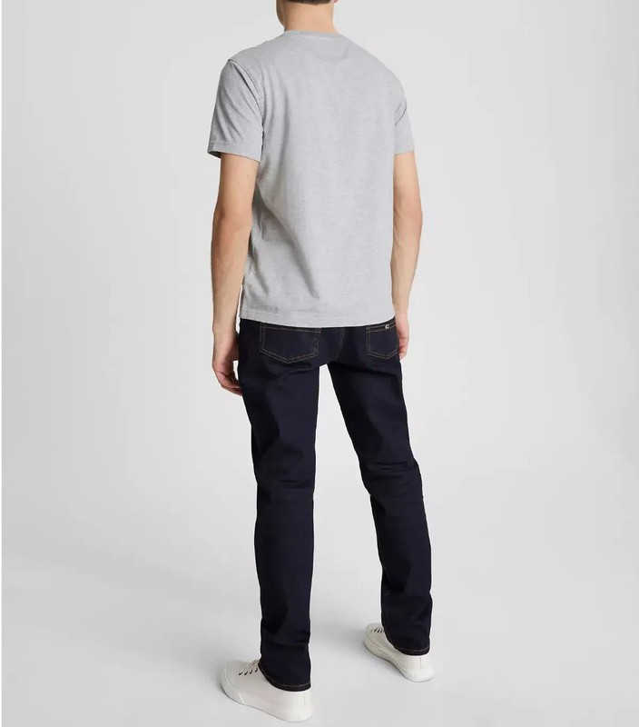 NWT Tommy Hilfiger Mens Regular Fit Solid Pocket Short Sleeve T-Shirt Jersey Tee gallery