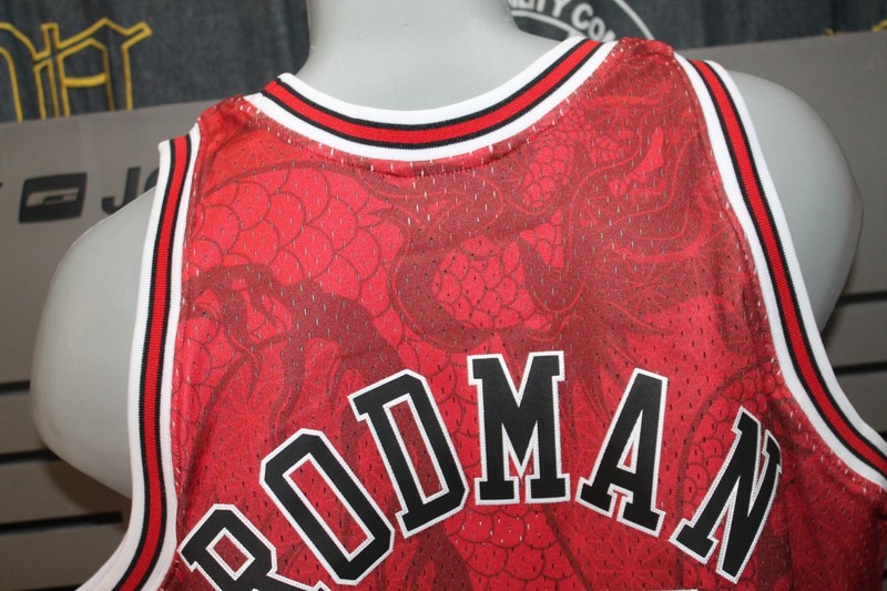 MITCHELL & NESS NBA ASIAN HERITAGE 6.0 FASHION SWINGMAN JERSEY CHICAGO BULLS gallery