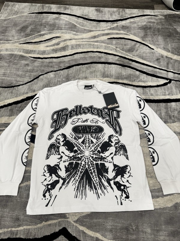 Hellstar Men’s White/Black Stars Gothic Graphic Logo Long Sleeve T-Shirt Size M