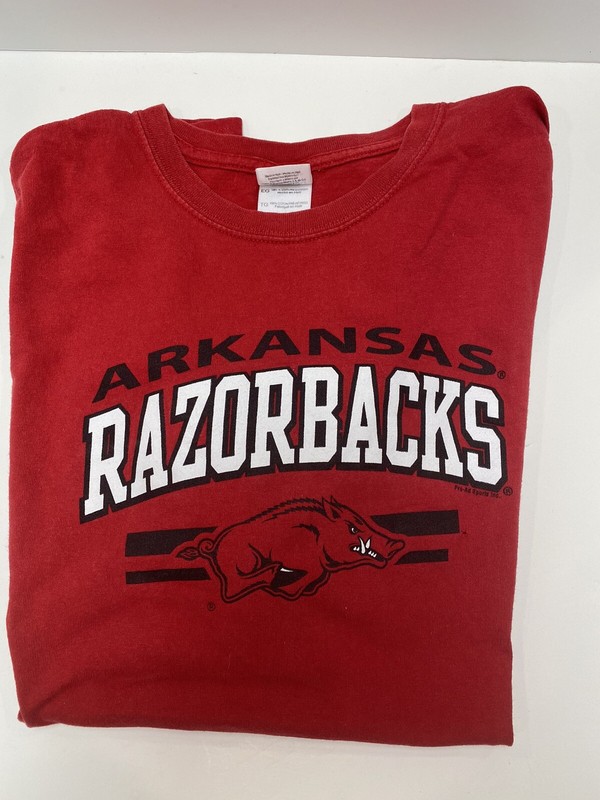 Arkansas Razorbacks Uni-Sex T-shirt – Size Adult XL