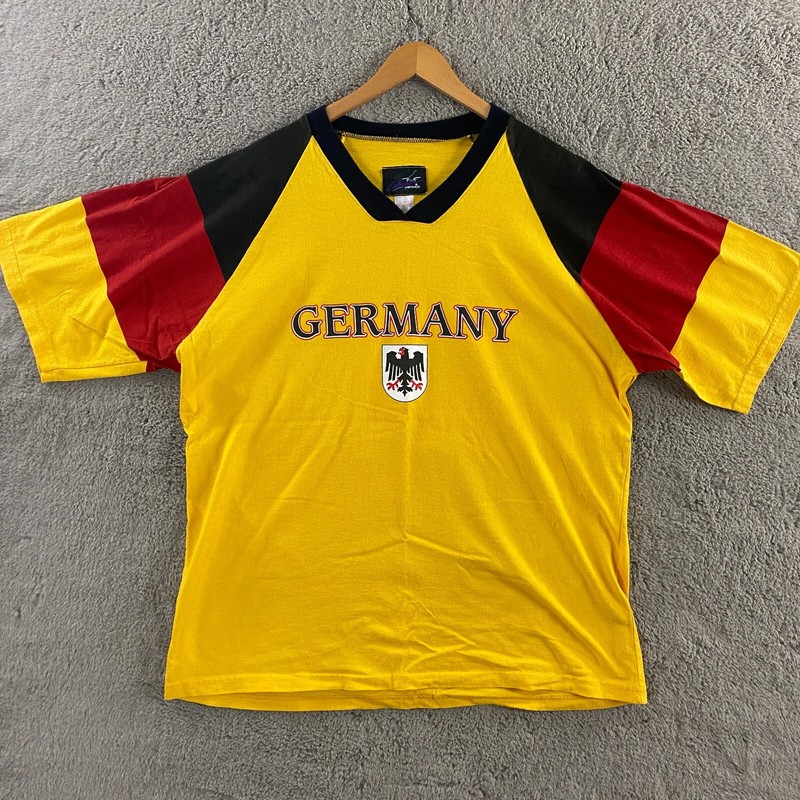 Vintage T-Shirt GERMANY Bundesschild Mens XL Cotton V-Neck Yellow Made in Canada