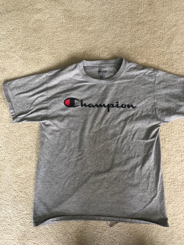 Champion Men’s Adult Medium Gray T-shirt Athletic wear short sleeve crew neck