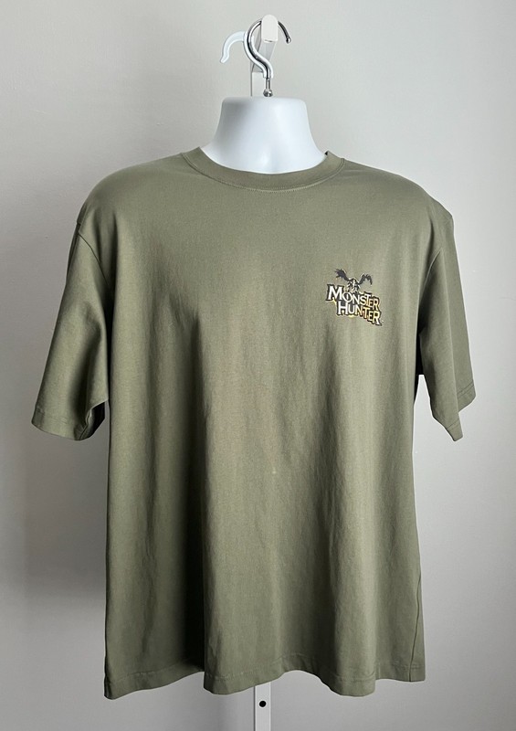 Uniqlo Monster Hunter Green T-Shirt Size Medium Men’s – New with Tags