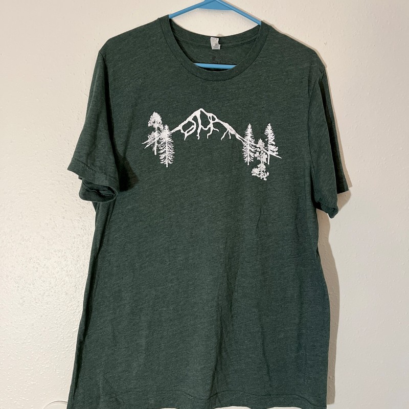 Canvas Bella Canvas T-Sirt Mountain Silhouette Trees Size EG Large