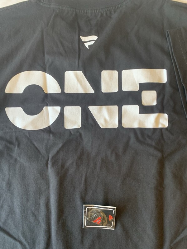 Fanatics One Football box With Pin & Mitchell & Ness Tee XXL gallery
