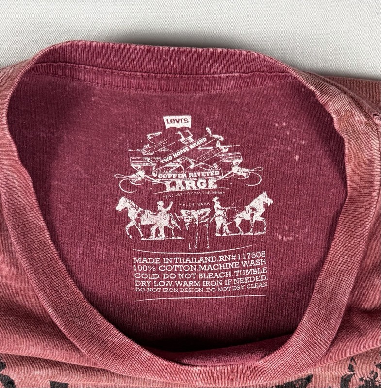 Levi’s Graphic T Shirt Men's Large Crest Shield Logo Acid Wash Grunge Y2K Logo gallery