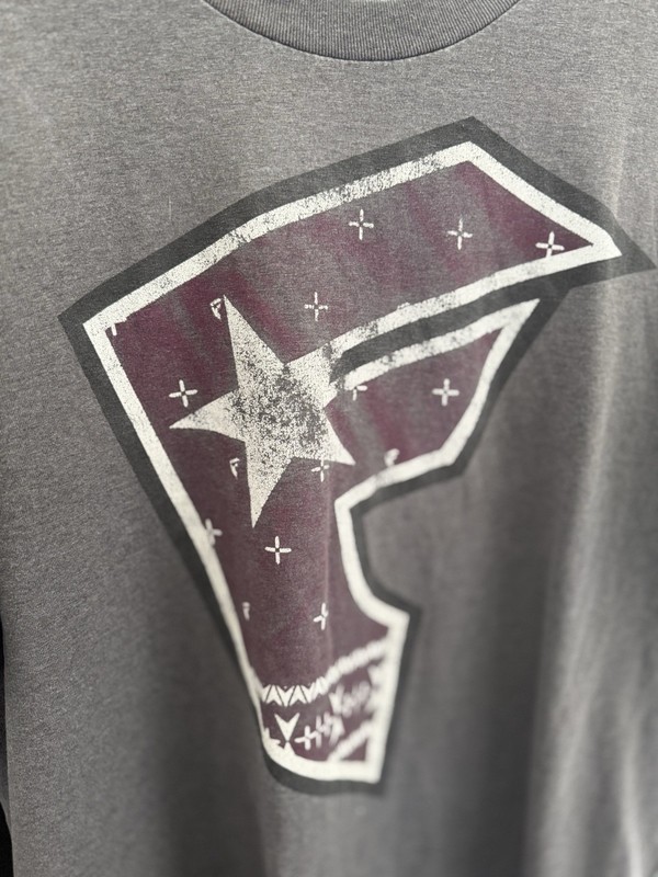 FSAS Famous Stars and Straps Adult Large T Shirt Grey Maroon BANDANA Print RARE! gallery