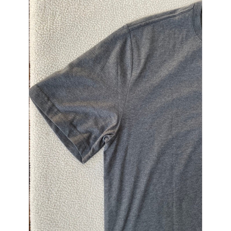 IZOD Mens Large T-Shirt Gray Saltwater USA Sailboat Graphic Soft Wash Crew gallery