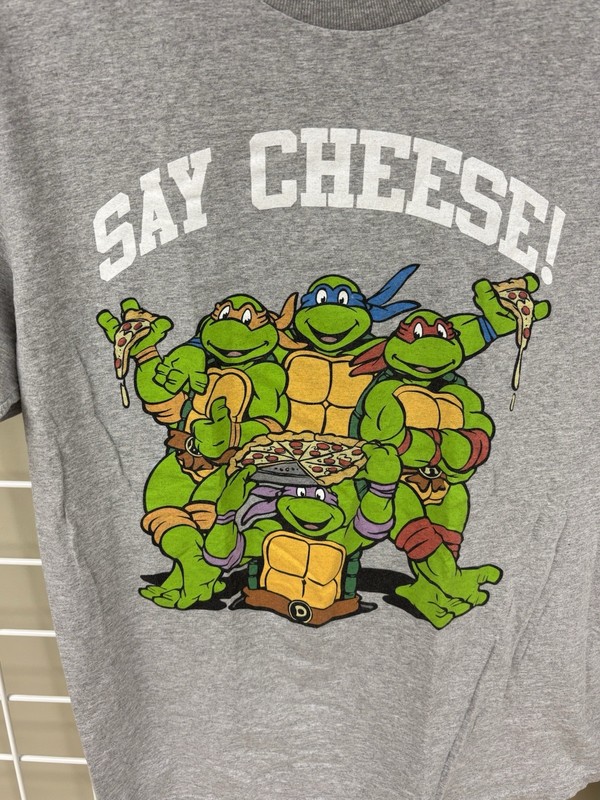 Teenage Mutant Ninja Turtles t-shirt size large. Short sleeve. 90/10 cotton/poly gallery