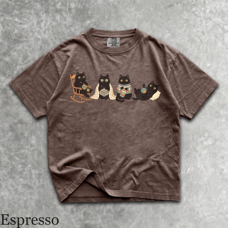 Cats Crocheting T-shirt Vintage Men & Women’s Unisex Graphic Tee T-Shirt
