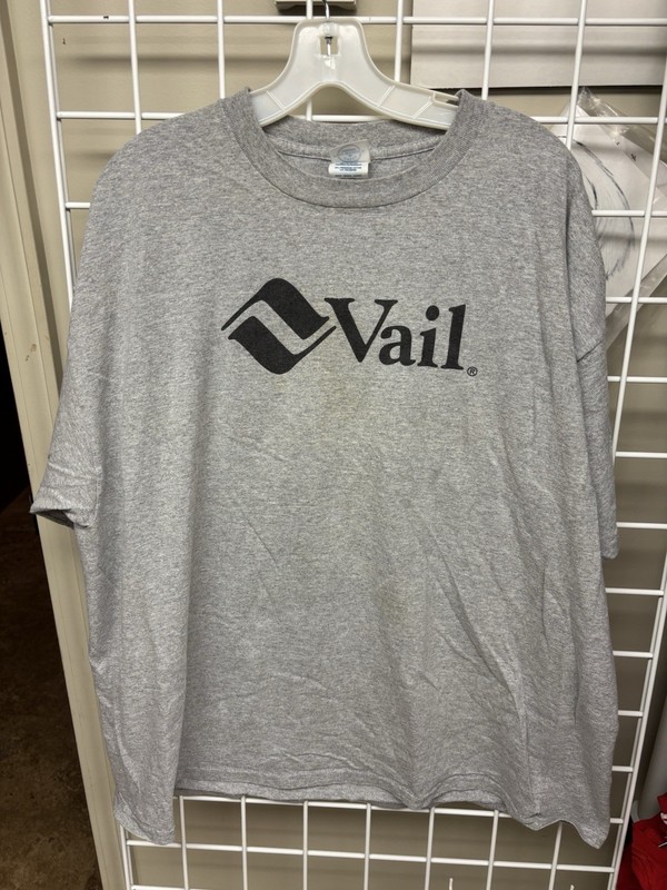 Vail Colorado Men’s Short Sleeve T-Shirt Size XXL. 90/10 Cotton/poly. Delta. EUC