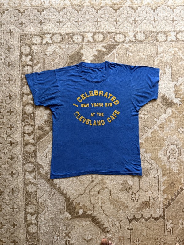 Vintage 70s Blue and Yellow Single Stitch Cleveland Cafe Graphic T-Shirt M