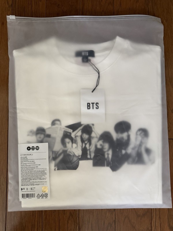 BTS ARIRANG OFFICIAL MERCHANDISE: BTS S/S T-SHIRT (OT7 VERSION) LARGE/BRAND NEW