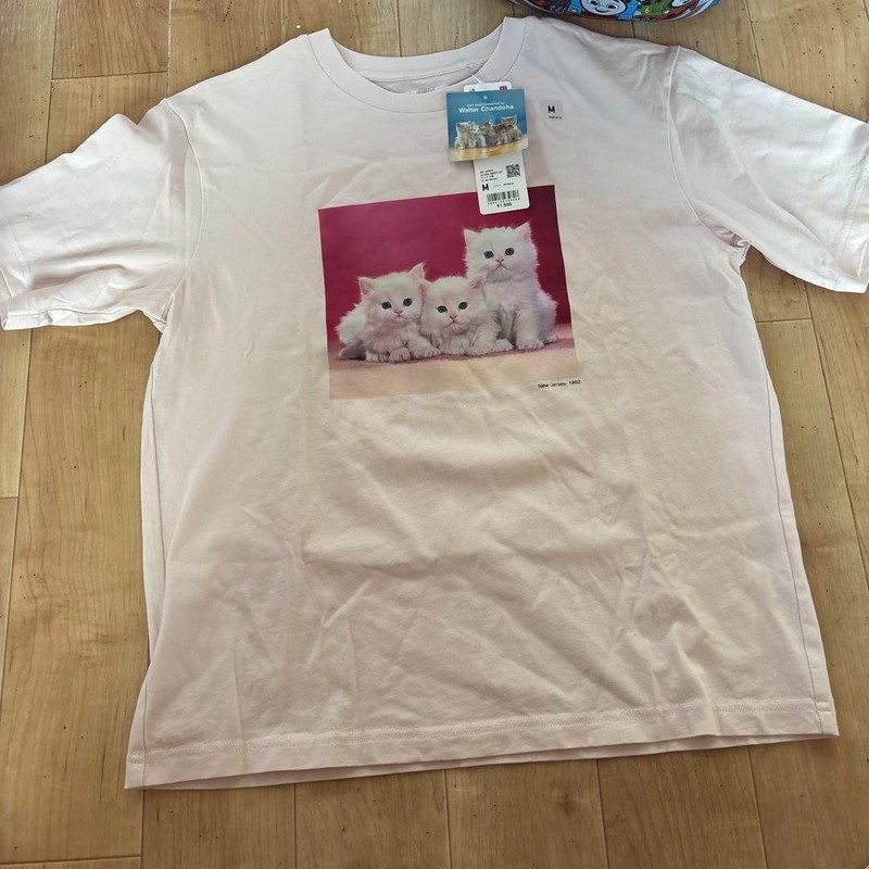 Uniqlo Cat Photography T-Shirt Pink Relaxed Fit Waterproof Condition Size M New