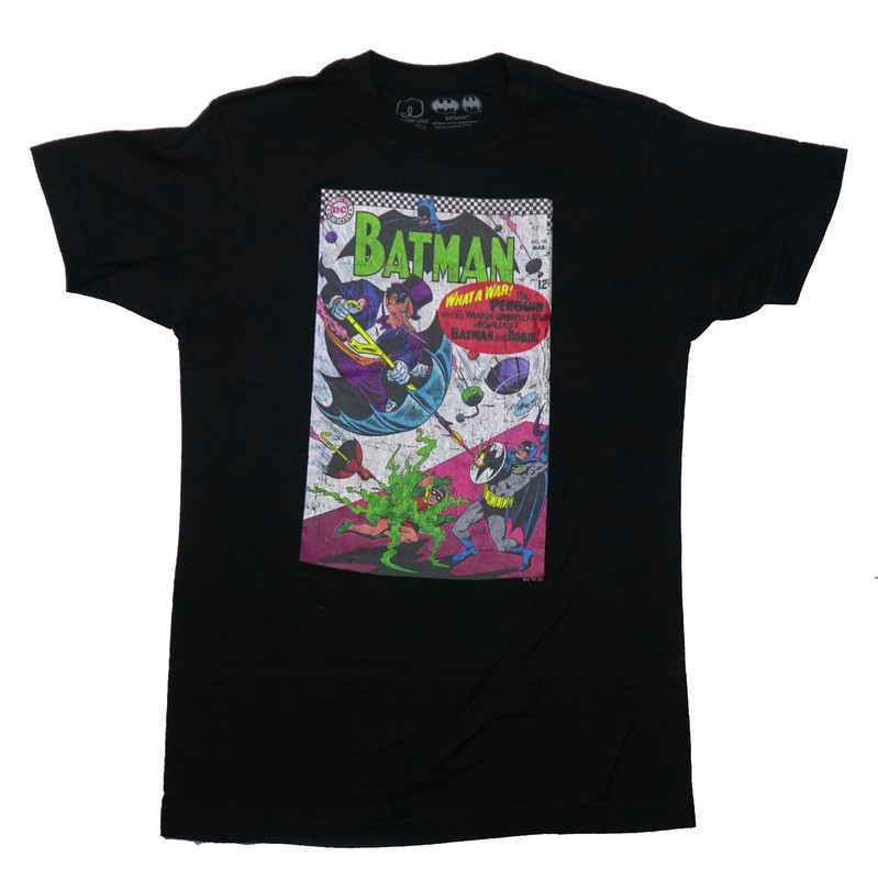 Batman Mens T-Shirt – Cover 190 Mar What A War! Penguin vs. Batman & Robin
