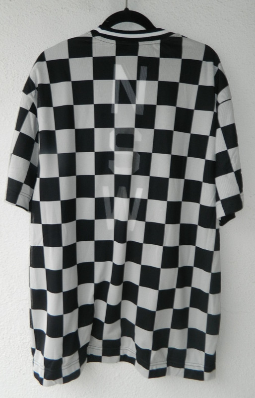 NIKE Sportswear Sport Pack short-sleeve t-shirt black w/checkered back XL NWT gallery