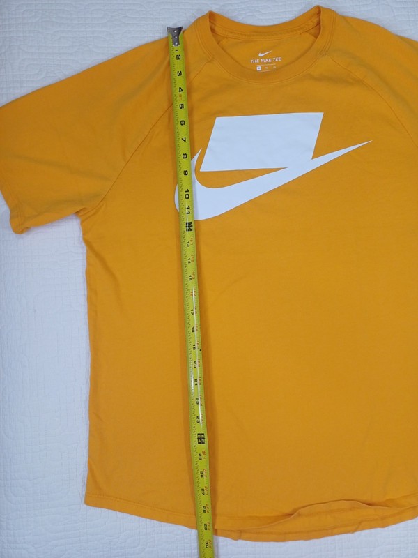 Nike Regular Fit T-Shirt Men's Size XLarge Yellow Orange w/ White Logo gallery