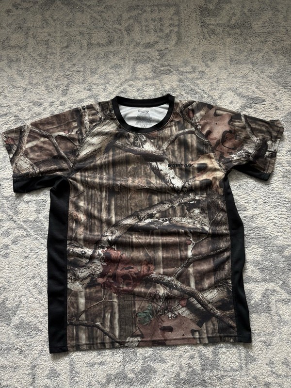 Vintage Style Mossy oak t Shirt In Camo Size Medium Men’s