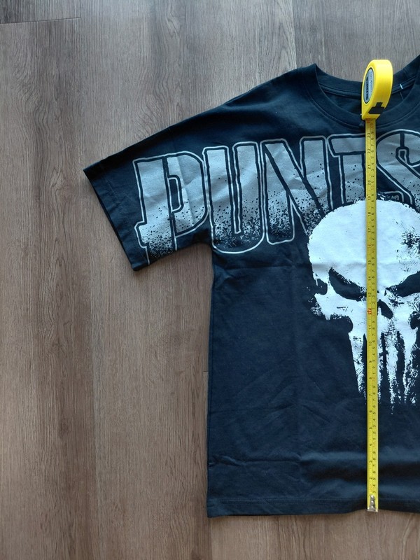 Marvel "The Punisher" Graphic T-Shirt | Uncommon Huge Y2K Print Men's Small gallery