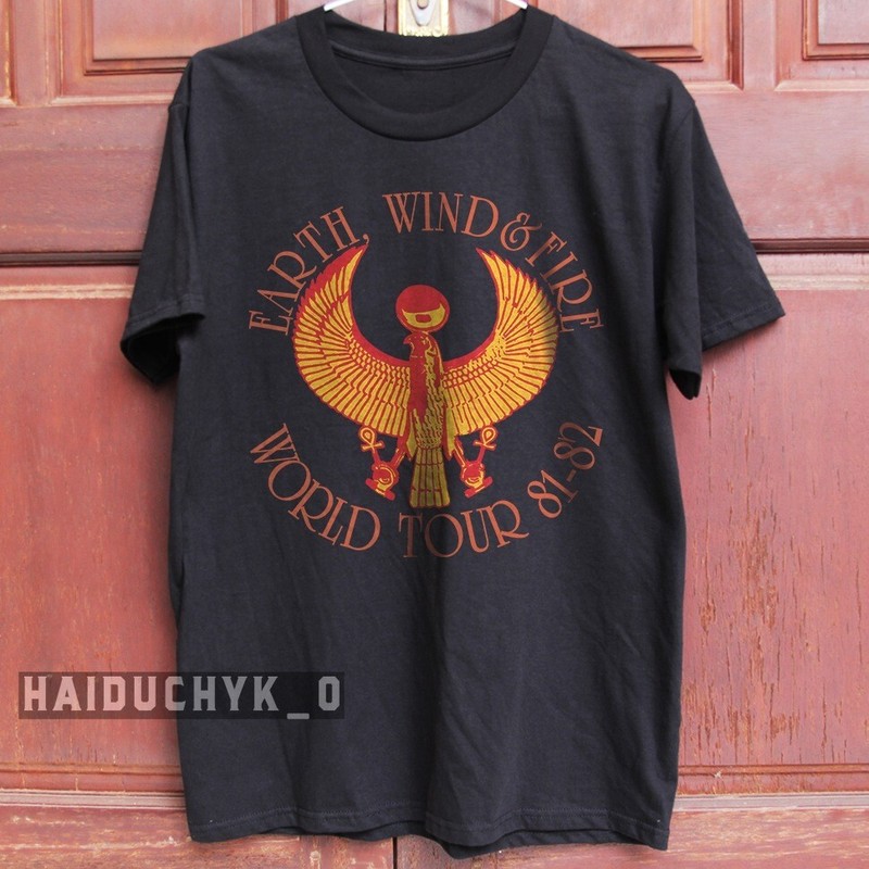 EARTH WIND and FIRE 81-82 Retro Unisex Black T-shirt – Free Shipping