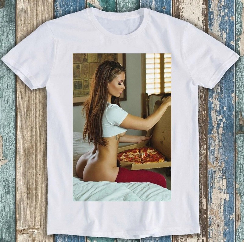 Sexy Pizza Girl On Bed Tee Naughty Food Meme Funny Gift T-Shirt